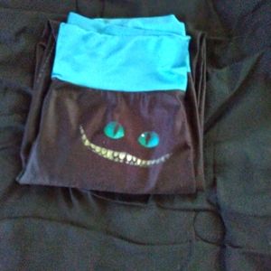 A pair of Cheshire cat leggings